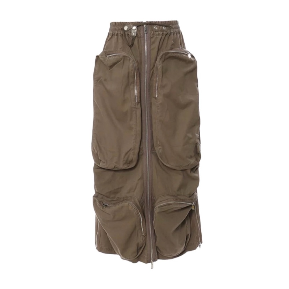 Brand New Cargo Skirt! This is just so bomb! Like it’s a perfect made skirt.